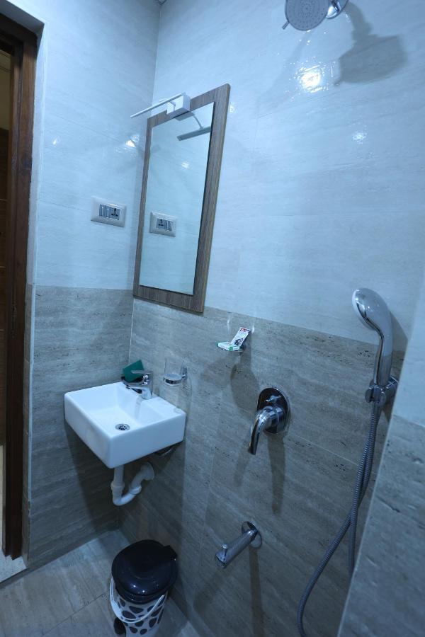 Minas Manor Hotel Tiruchirappalli Buitenkant foto