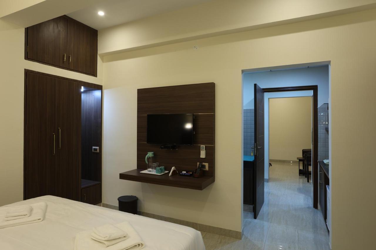 Minas Manor Hotel Tiruchirappalli Buitenkant foto