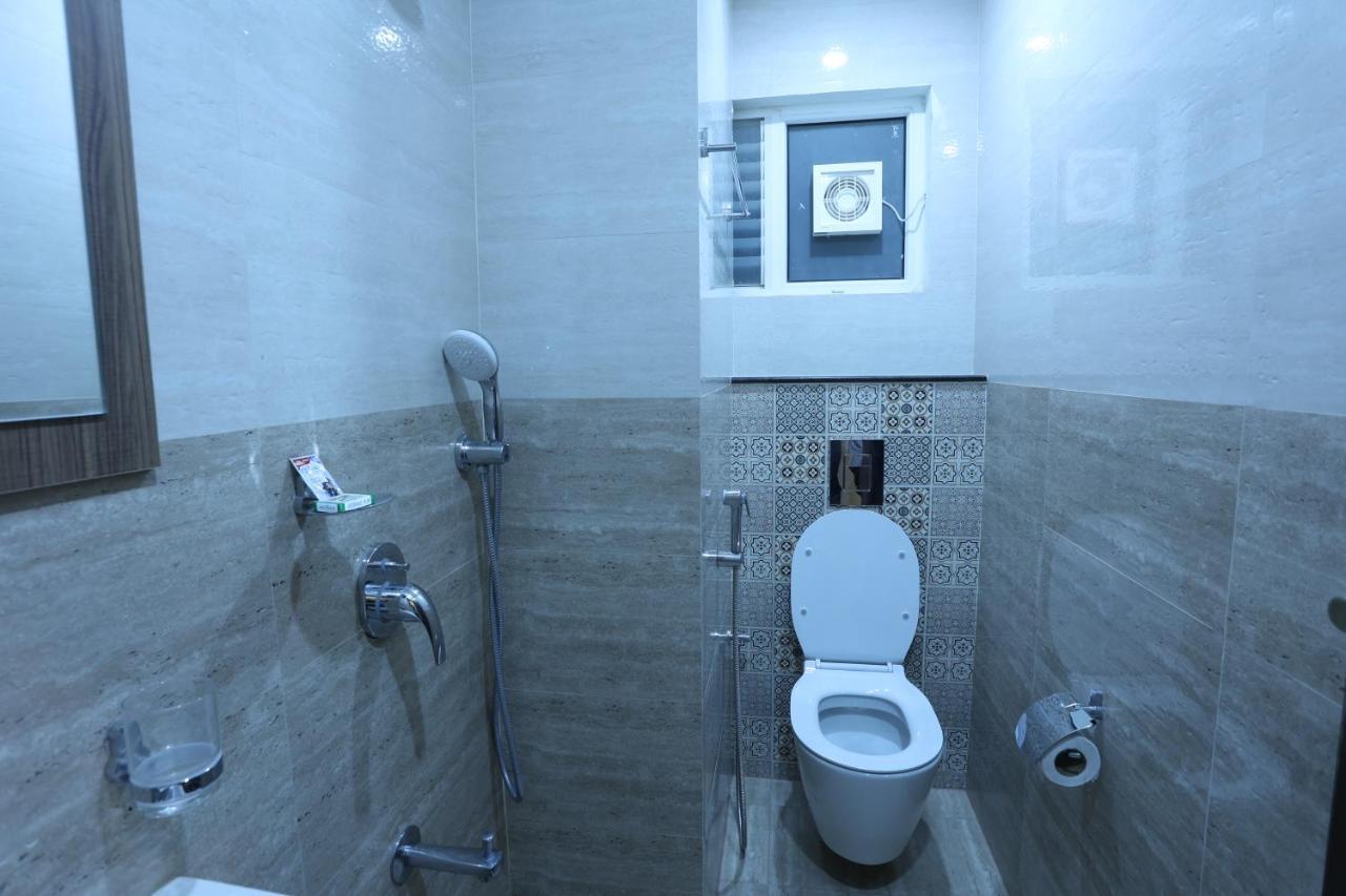 Minas Manor Hotel Tiruchirappalli Buitenkant foto