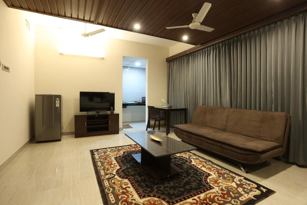 Minas Manor Hotel Tiruchirappalli Buitenkant foto