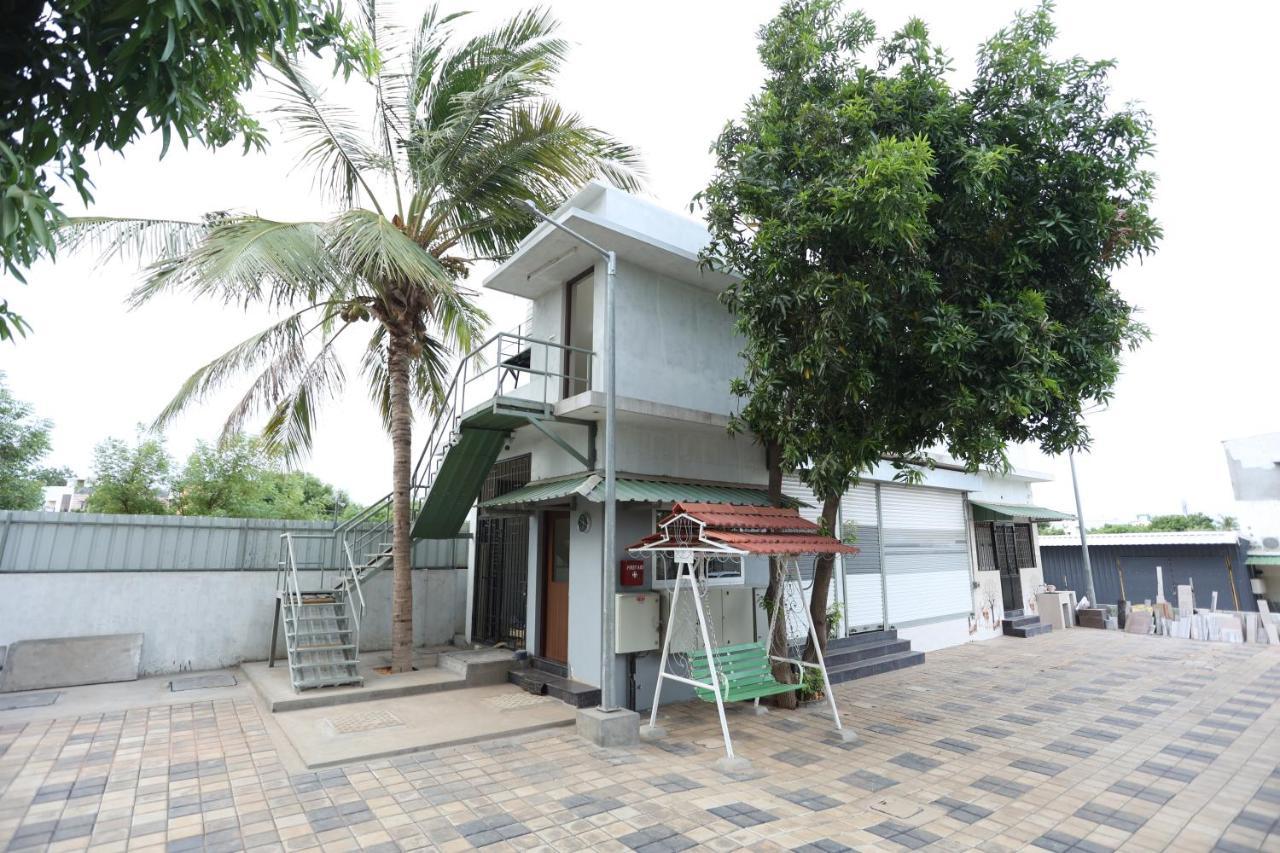 Minas Manor Hotel Tiruchirappalli Buitenkant foto